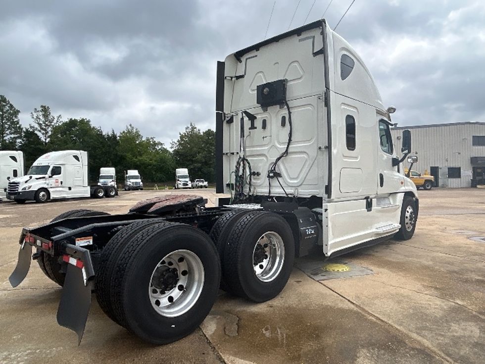 Sleeper Tractor-Heavy Duty Tractors-Freightliner-2019-Cascadia 12564ST-Belden-MS-506,677\n\t\tmiles-$ 53,500 - Image 7