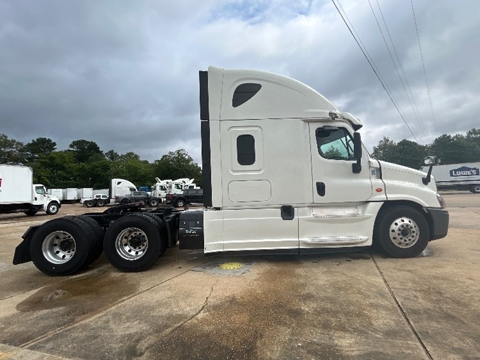 Sleeper Tractor-Heavy Duty Tractors-Freightliner-2019-Cascadia 12564ST-Belden-MS-506,677\n\t\tmiles-$ 53,500 - Image 8
