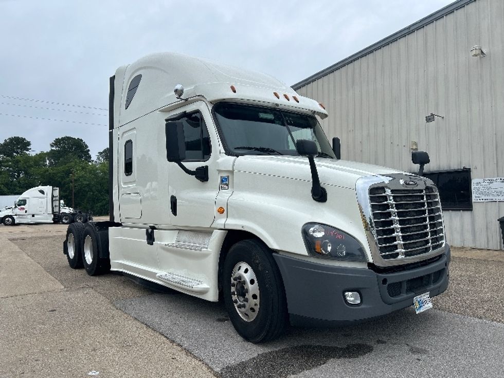 Sleeper Tractor-Heavy Duty Tractors-Freightliner-2019-Cascadia 12564ST-Belden-MS-517,778\n\t\tmiles-$ 53,000 - Image 1