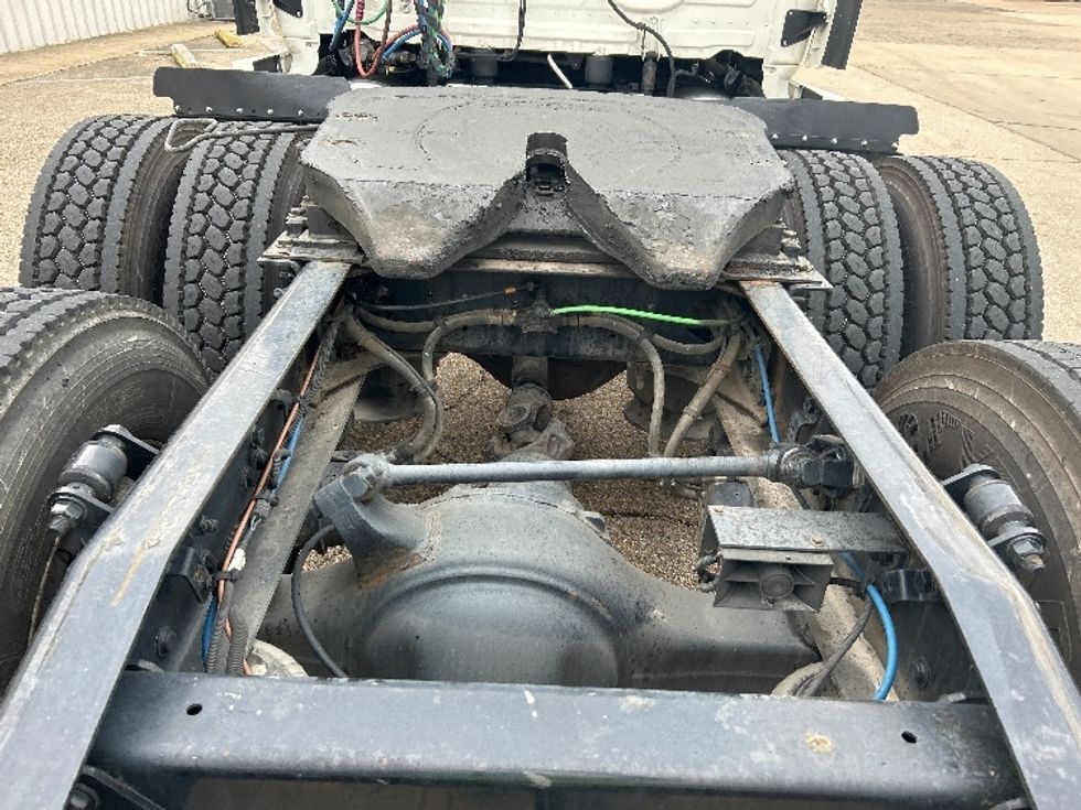 Sleeper Tractor-Heavy Duty Tractors-Freightliner-2019-Cascadia 12564ST-Belden-MS-517,778\n\t\tmiles-$ 53,000 - Image 6