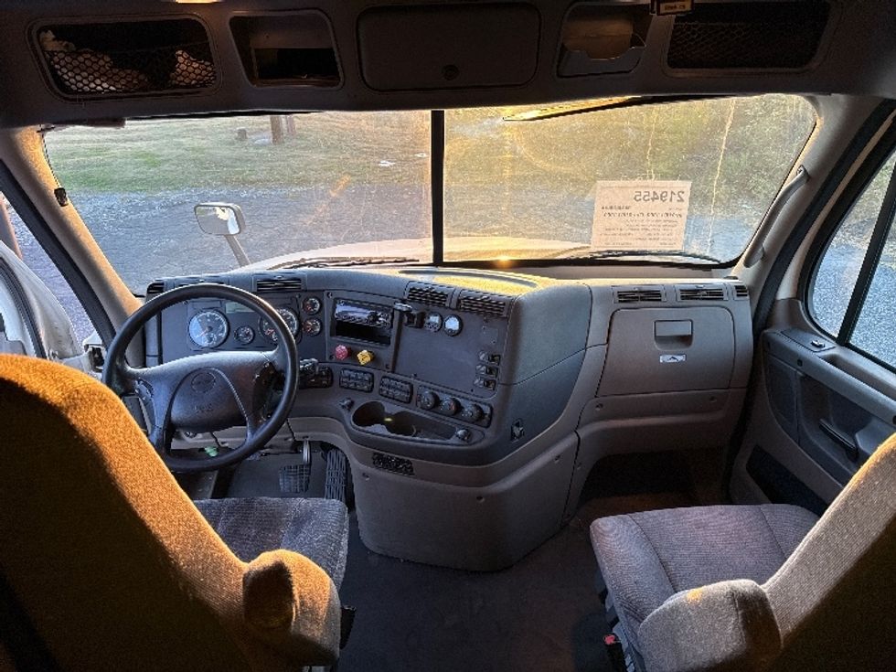 Sleeper Tractor-Heavy Duty Tractors-Freightliner-2019-Cascadia 12564ST-Birmingham-AL-511,872\n\t\tmiles-$ 52,750 - Image 12