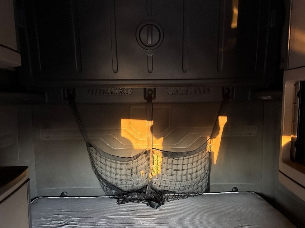 Sleeper Tractor-Heavy Duty Tractors-Freightliner-2019-Cascadia 12564ST-Birmingham-AL-511,872\n\t\tmiles-$ 52,750 - Image 16