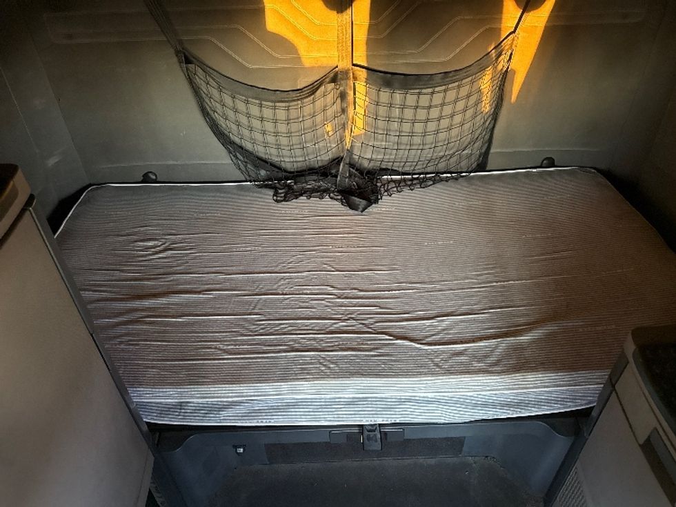 Sleeper Tractor-Heavy Duty Tractors-Freightliner-2019-Cascadia 12564ST-Birmingham-AL-511,872\n\t\tmiles-$ 52,750 - Image 17