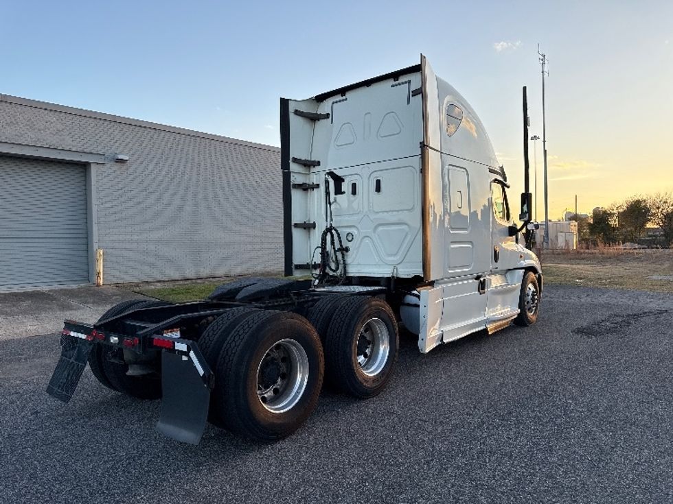 Sleeper Tractor-Heavy Duty Tractors-Freightliner-2019-Cascadia 12564ST-Birmingham-AL-511,872\n\t\tmiles-$ 52,750 - Image 7