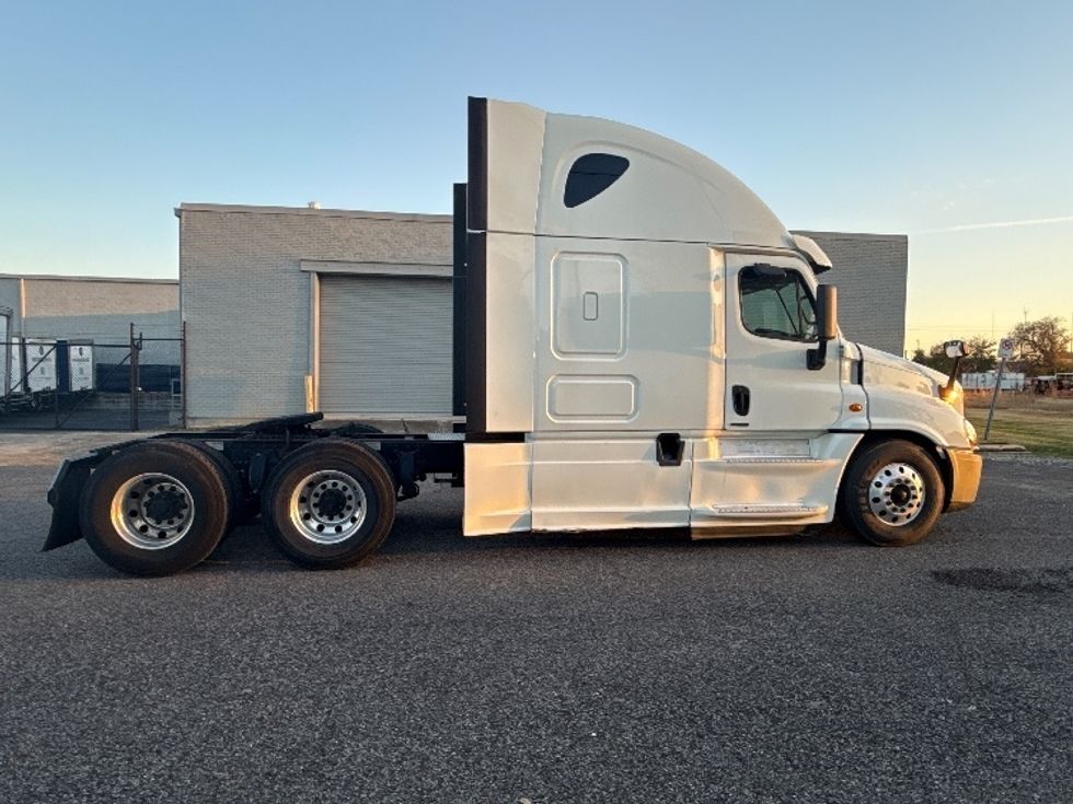 Sleeper Tractor-Heavy Duty Tractors-Freightliner-2019-Cascadia 12564ST-Birmingham-AL-511,872\n\t\tmiles-$ 52,750 - Image 8