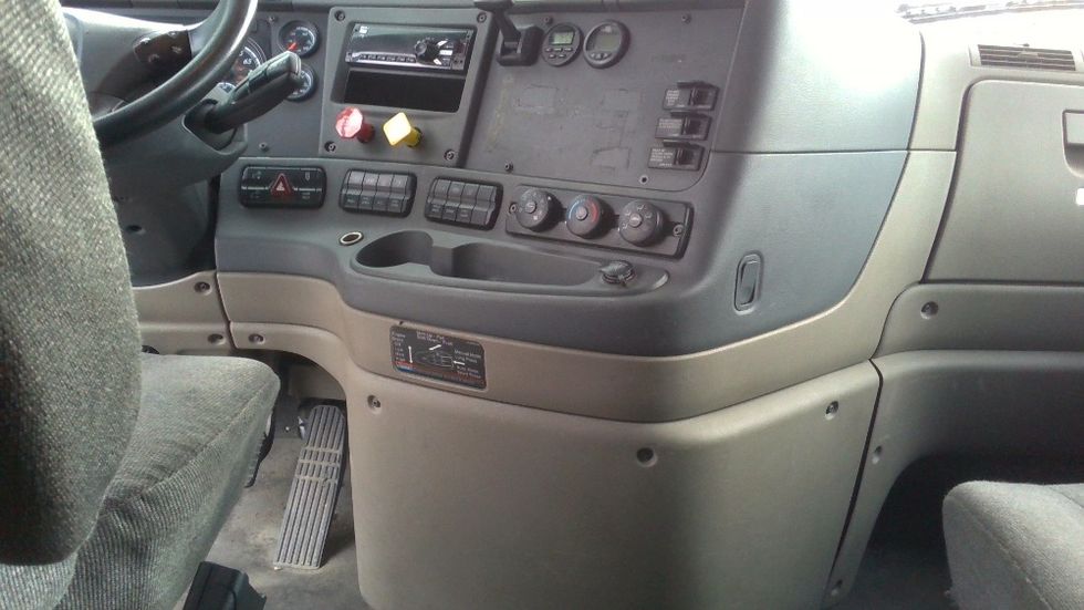 Sleeper Tractor-Heavy Duty Tractors-Freightliner-2019-Cascadia 12564ST-Boaz-AL-548,367\n\t\tmiles-$ 49,750 - Image 12