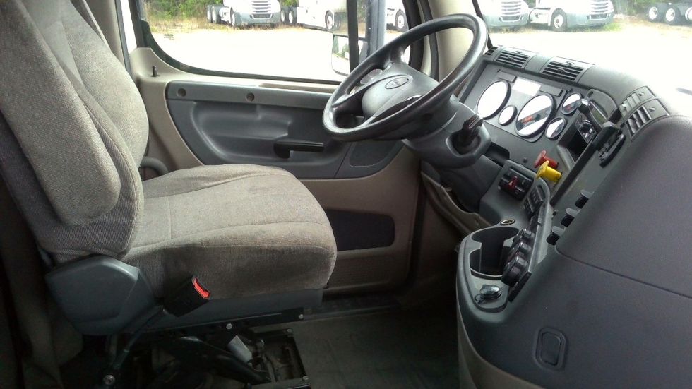 Sleeper Tractor-Heavy Duty Tractors-Freightliner-2019-Cascadia 12564ST-Boaz-AL-548,367\n\t\tmiles-$ 49,750 - Image 15