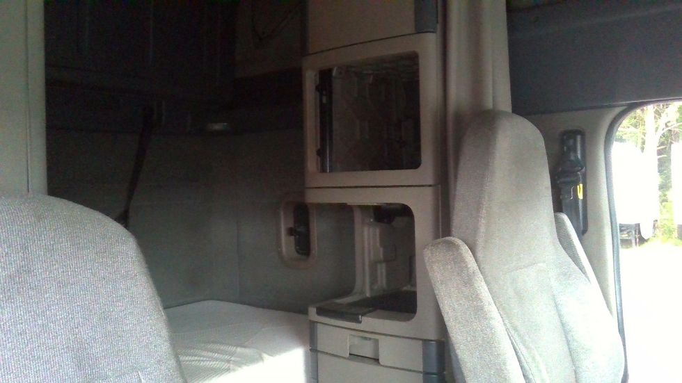 Sleeper Tractor-Heavy Duty Tractors-Freightliner-2019-Cascadia 12564ST-Boaz-AL-548,367\n\t\tmiles-$ 49,750 - Image 18