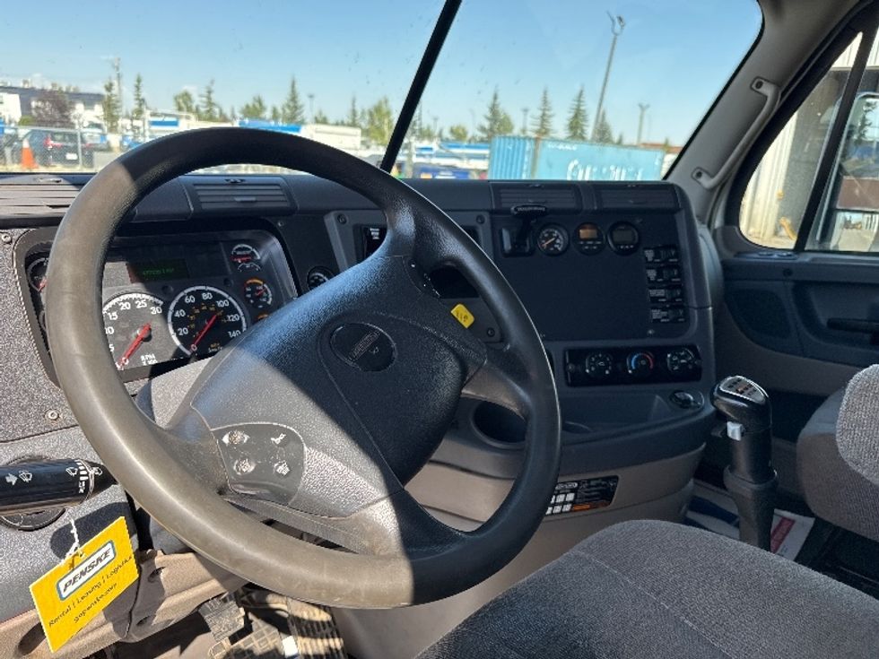 Sleeper Tractor-Heavy Duty Tractors-Freightliner-2019-Cascadia 12564ST-Calgary-AB-470,166\n\t\tkm-$ 70,750 - Image 10
