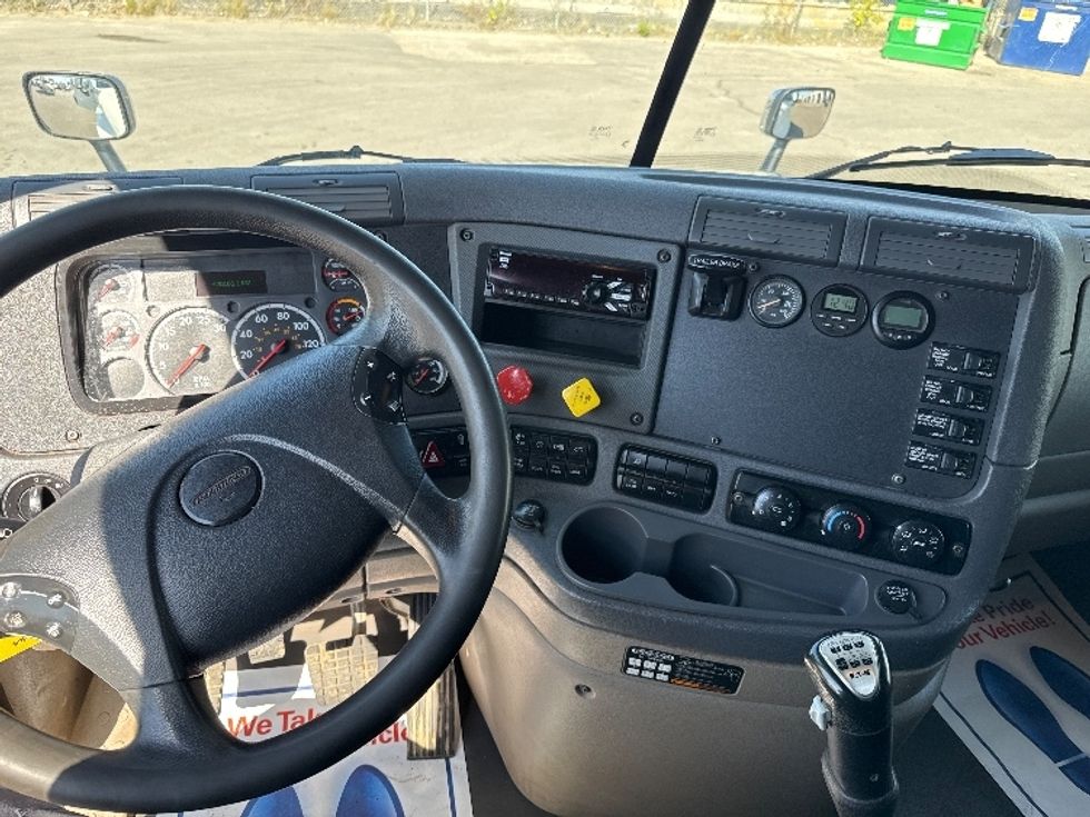 Sleeper Tractor-Heavy Duty Tractors-Freightliner-2019-Cascadia 12564ST-Calgary-AB-470,166\n\t\tkm-$ 70,750 - Image 11