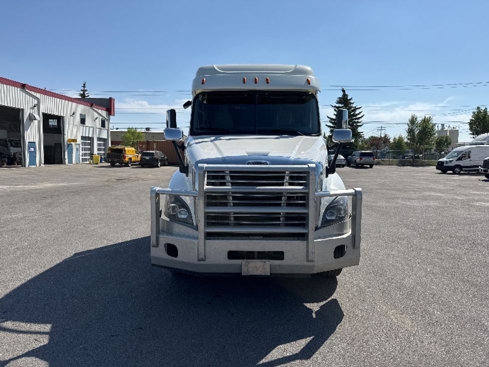 Sleeper Tractor-Heavy Duty Tractors-Freightliner-2019-Cascadia 12564ST-Calgary-AB-470,166\n\t\tkm-$ 70,750 - Image 2