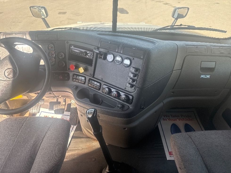 Sleeper Tractor-Heavy Duty Tractors-Freightliner-2019-Cascadia 12564ST-Calgary-AB-540,794\n\t\tkm-$ 68,500 - Image 12