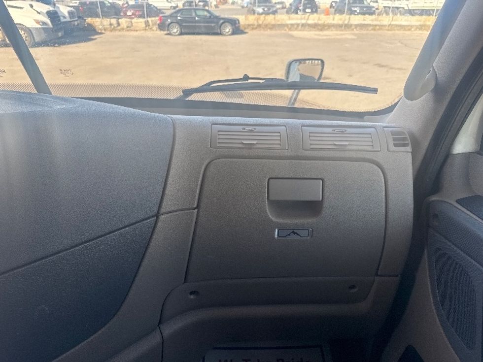 Sleeper Tractor-Heavy Duty Tractors-Freightliner-2019-Cascadia 12564ST-Calgary-AB-540,794\n\t\tkm-$ 68,500 - Image 14