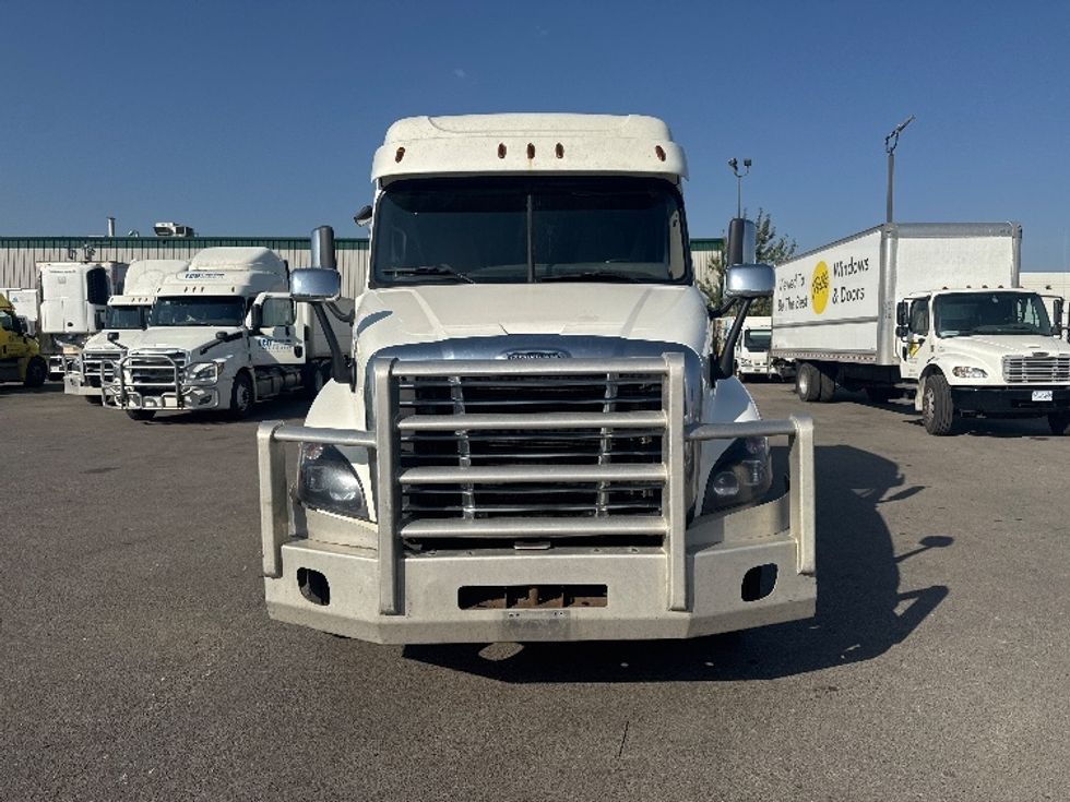 Sleeper Tractor-Heavy Duty Tractors-Freightliner-2019-Cascadia 12564ST-Calgary-AB-540,794\n\t\tkm-$ 68,500 - Image 2