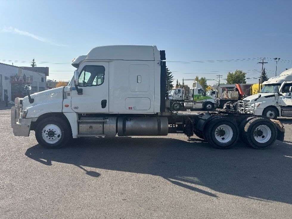 Sleeper Tractor-Heavy Duty Tractors-Freightliner-2019-Cascadia 12564ST-Calgary-AB-540,794\n\t\tkm-$ 68,500 - Image 4