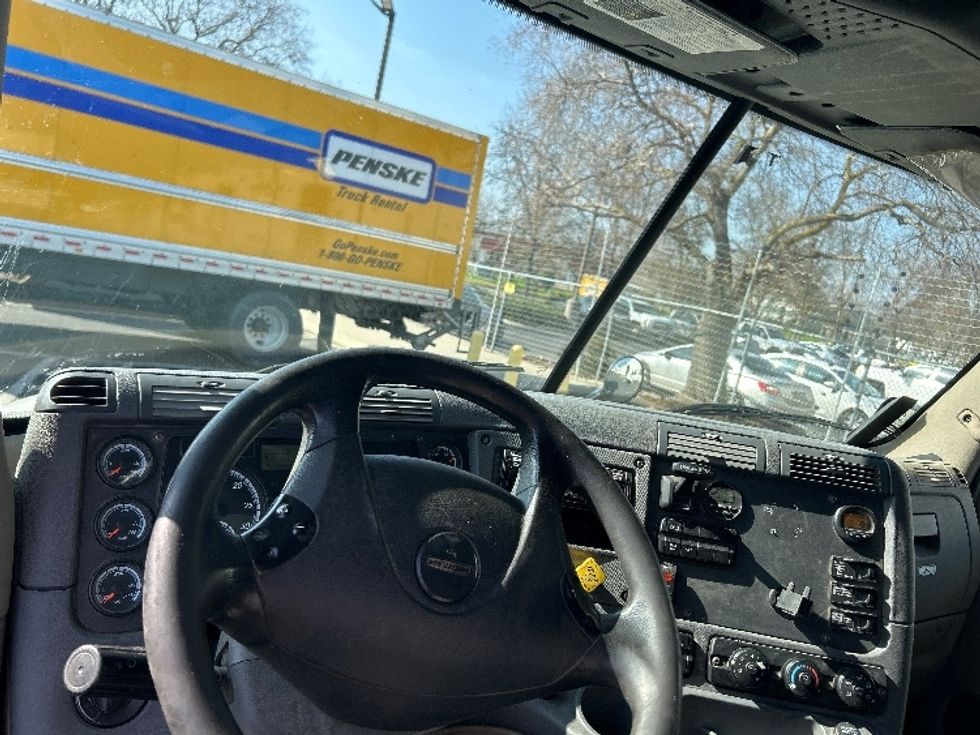 Sleeper Tractor-Heavy Duty Tractors-Freightliner-2019-Cascadia 12564ST-Ceres-CA-436,804\n\t\tmiles-$ 53,000 - Image 11