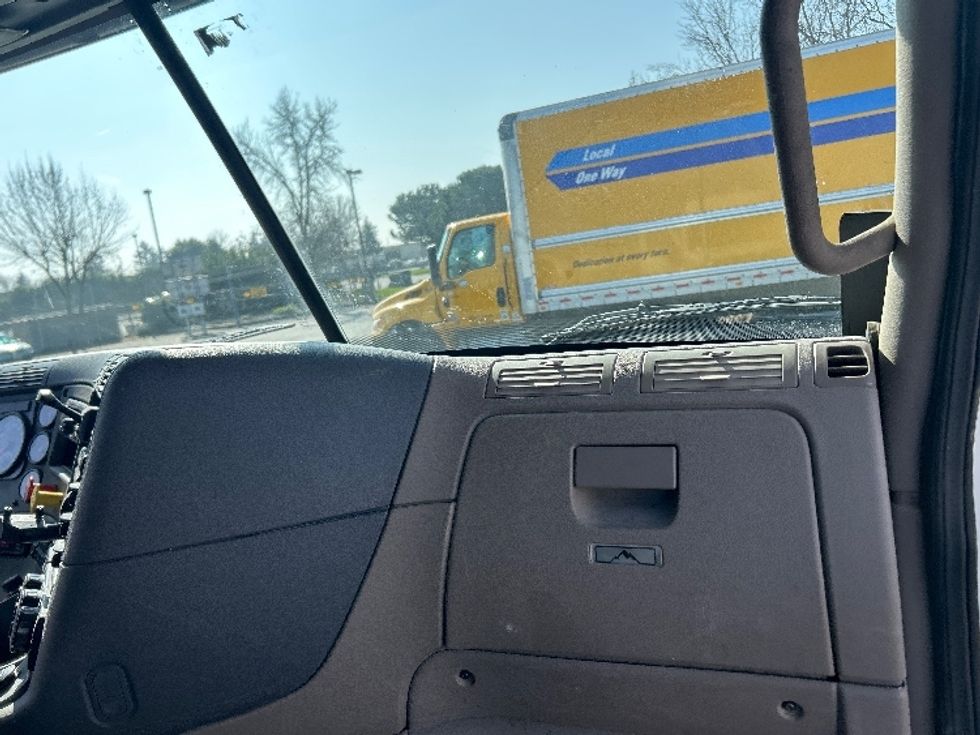 Sleeper Tractor-Heavy Duty Tractors-Freightliner-2019-Cascadia 12564ST-Ceres-CA-436,804\n\t\tmiles-$ 53,000 - Image 14