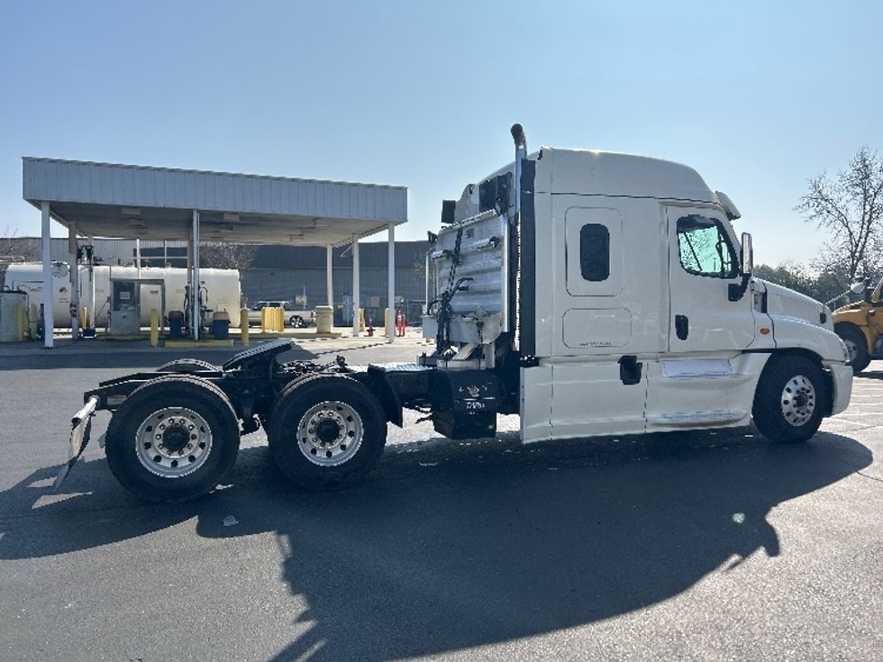 Sleeper Tractor-Heavy Duty Tractors-Freightliner-2019-Cascadia 12564ST-Ceres-CA-436,804\n\t\tmiles-$ 53,000 - Image 8
