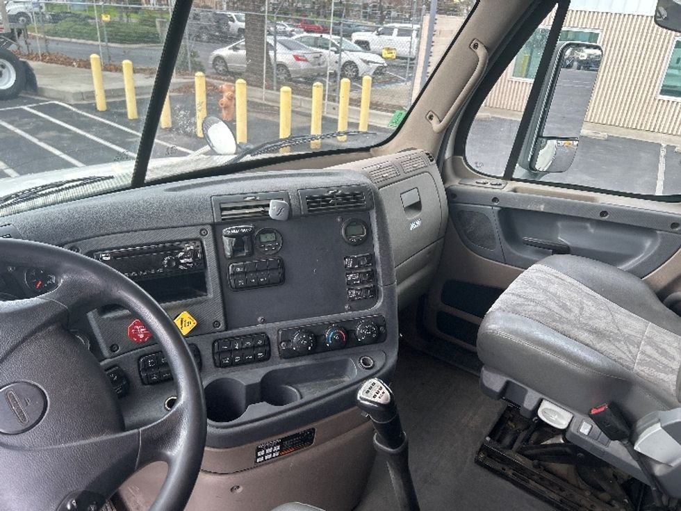 Sleeper Tractor-Heavy Duty Tractors-Freightliner-2019-Cascadia 12564ST-Ceres-CA-670,931\n\t\tmiles-$ 38,250 - Image 12