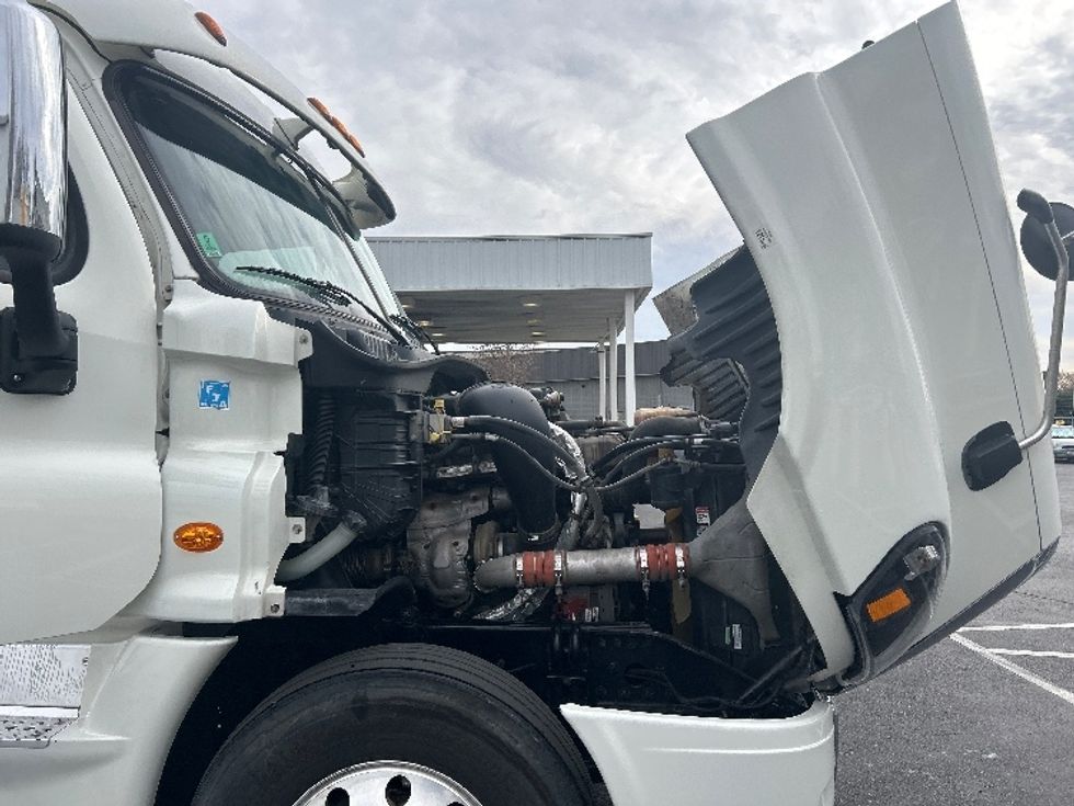 Sleeper Tractor-Heavy Duty Tractors-Freightliner-2019-Cascadia 12564ST-Ceres-CA-670,931\n\t\tmiles-$ 38,250 - Image 20