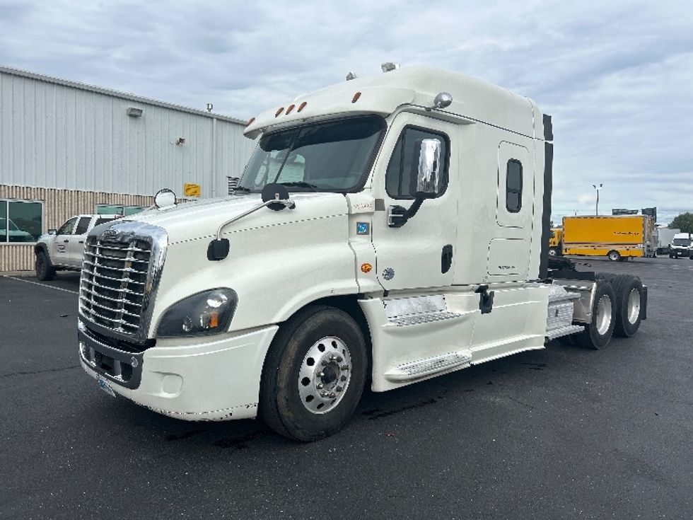 Sleeper Tractor-Heavy Duty Tractors-Freightliner-2019-Cascadia 12564ST-Ceres-CA-670,931\n\t\tmiles-$ 38,250 - Image 3