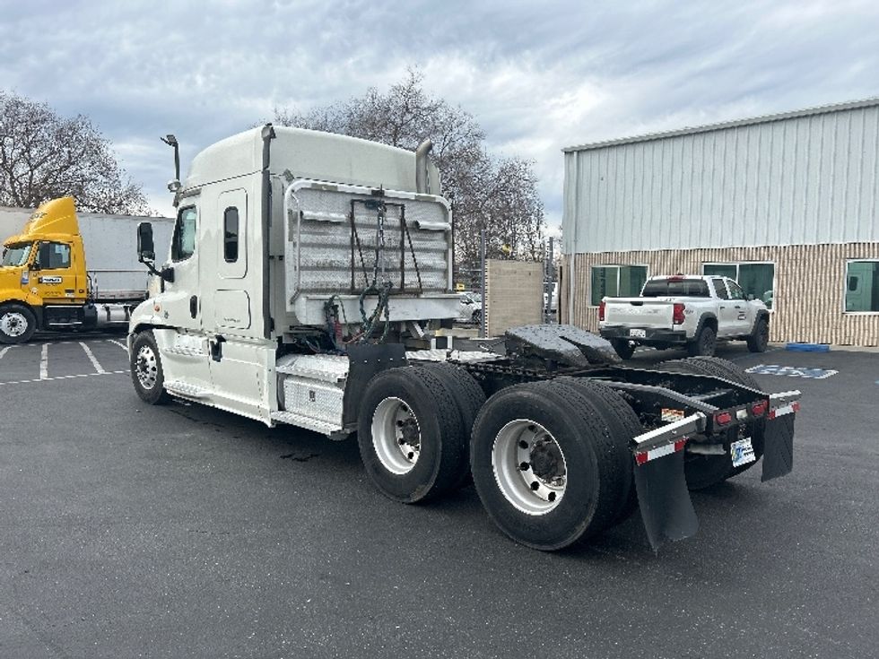 Sleeper Tractor-Heavy Duty Tractors-Freightliner-2019-Cascadia 12564ST-Ceres-CA-670,931\n\t\tmiles-$ 38,250 - Image 5