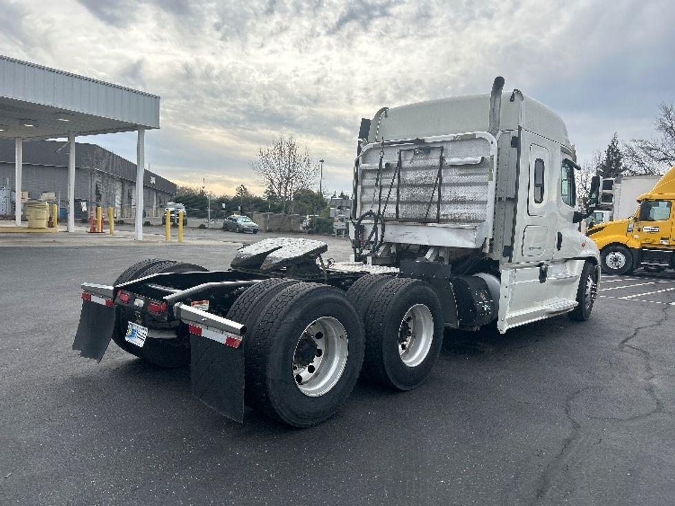 Sleeper Tractor-Heavy Duty Tractors-Freightliner-2019-Cascadia 12564ST-Ceres-CA-670,931\n\t\tmiles-$ 38,250 - Image 7