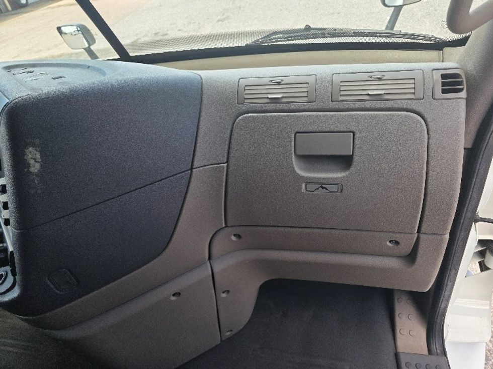 Sleeper Tractor-Heavy Duty Tractors-Freightliner-2019-Cascadia 12564ST-Chester-VA-590,746\n\t\tmiles-$ 51,250 - Image 14