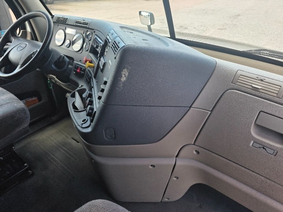 Sleeper Tractor-Heavy Duty Tractors-Freightliner-2019-Cascadia 12564ST-Chester-VA-590,746\n\t\tmiles-$ 51,250 - Image 15