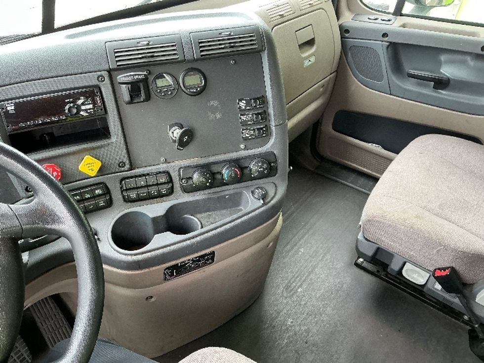 Sleeper Tractor-Heavy Duty Tractors-Freightliner-2019-Cascadia 12564ST-City Of Industry-CA-580,117\n\t\tmiles-$ 54,250 - Image 12