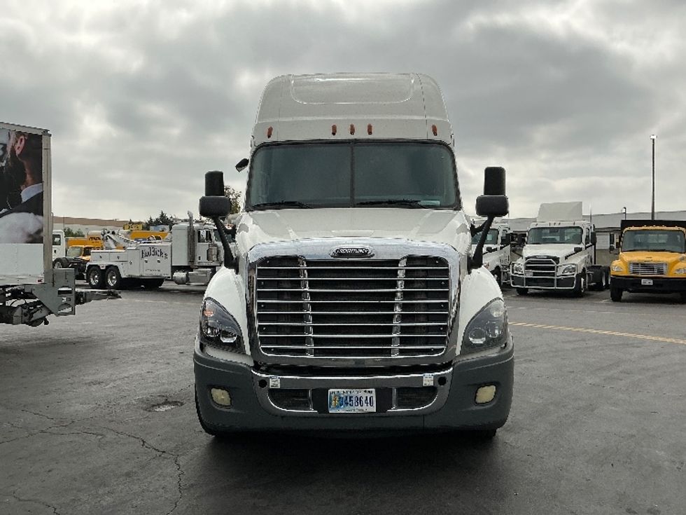 Sleeper Tractor-Heavy Duty Tractors-Freightliner-2019-Cascadia 12564ST-City Of Industry-CA-580,117\n\t\tmiles-$ 54,250 - Image 2
