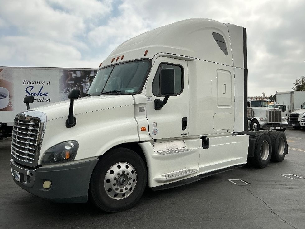 Sleeper Tractor-Heavy Duty Tractors-Freightliner-2019-Cascadia 12564ST-City Of Industry-CA-580,117\n\t\tmiles-$ 54,250 - Image 3