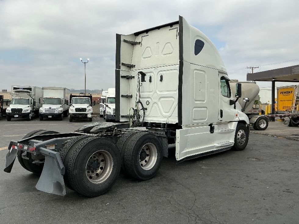 Sleeper Tractor-Heavy Duty Tractors-Freightliner-2019-Cascadia 12564ST-City Of Industry-CA-580,117\n\t\tmiles-$ 54,250 - Image 7