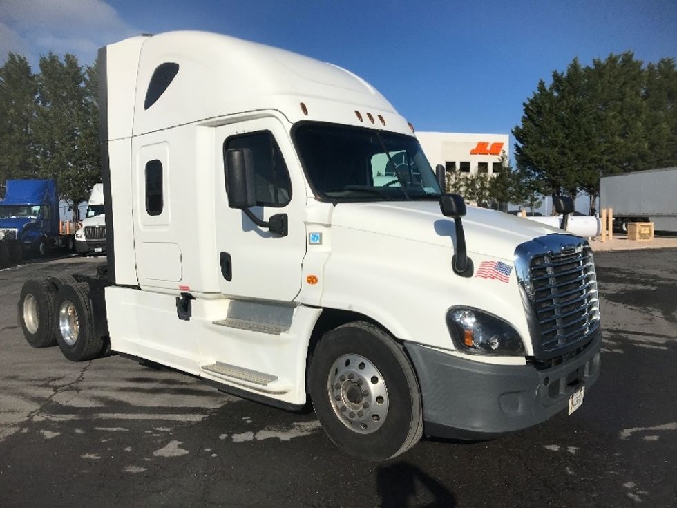 Sleeper Tractor-Heavy Duty Tractors-Freightliner-2019-Cascadia 12564ST-Cleona-PA-411,826\n\t\tmiles-$ 54,500 - Image 1