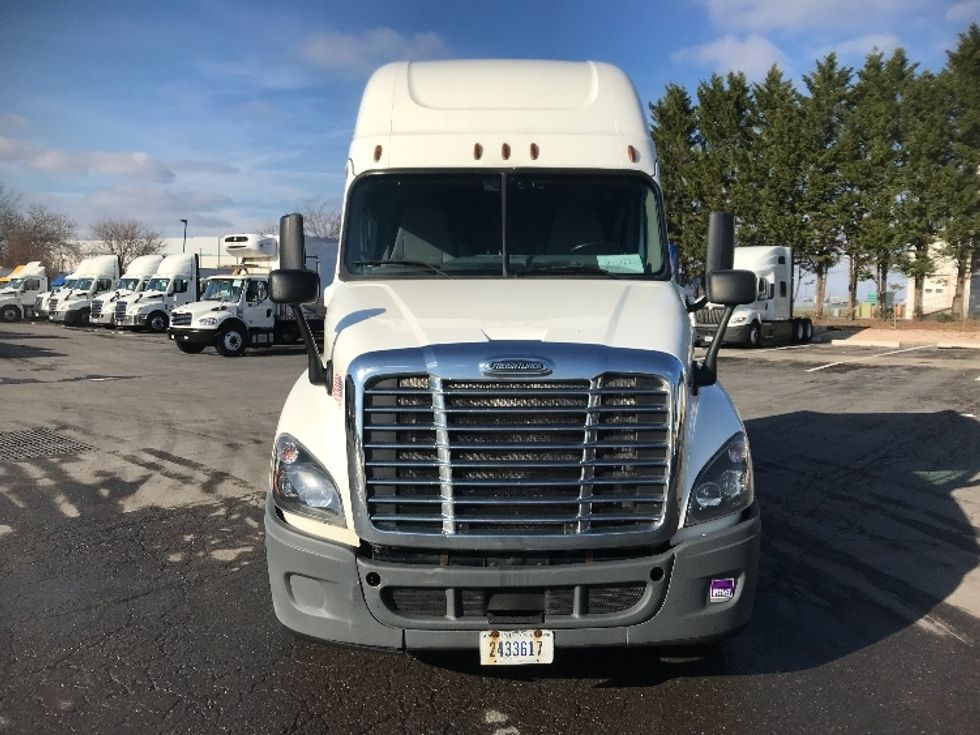 Sleeper Tractor-Heavy Duty Tractors-Freightliner-2019-Cascadia 12564ST-Cleona-PA-411,826\n\t\tmiles-$ 54,500 - Image 2