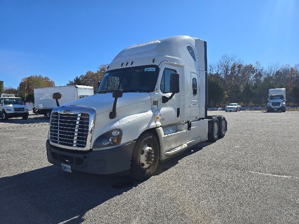 Sleeper Tractor-Heavy Duty Tractors-Freightliner-2019-Cascadia 12564ST-Cookeville-TN-537,105\n\t\tmiles-$ 49,500 - Image 3