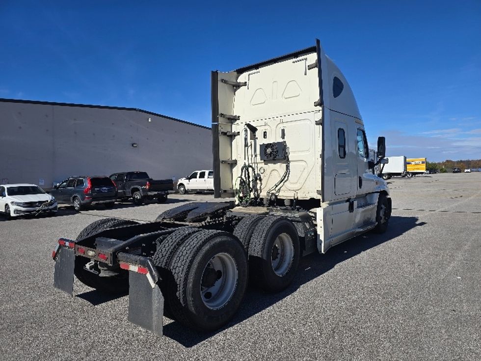 Sleeper Tractor-Heavy Duty Tractors-Freightliner-2019-Cascadia 12564ST-Cookeville-TN-537,105\n\t\tmiles-$ 49,500 - Image 7