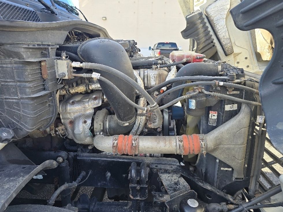 Sleeper Tractor-Heavy Duty Tractors-Freightliner-2019-Cascadia 12564ST-Cookeville-TN-586,745\n\t\tmiles-$ 46,750 - Image 20