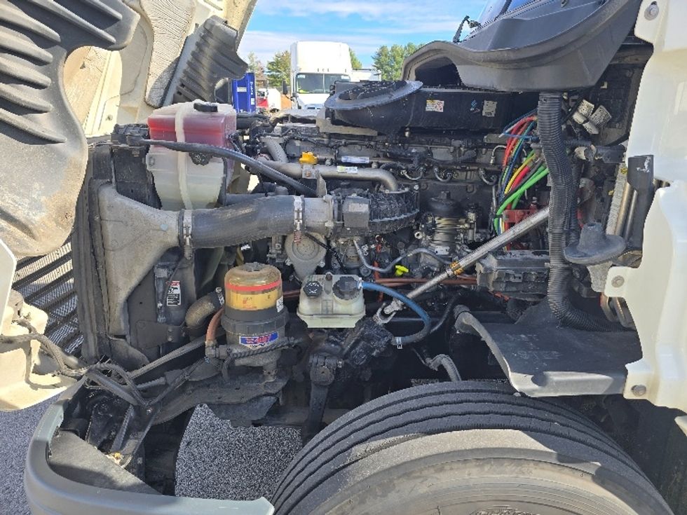 Sleeper Tractor-Heavy Duty Tractors-Freightliner-2019-Cascadia 12564ST-Cookeville-TN-586,745\n\t\tmiles-$ 46,750 - Image 21