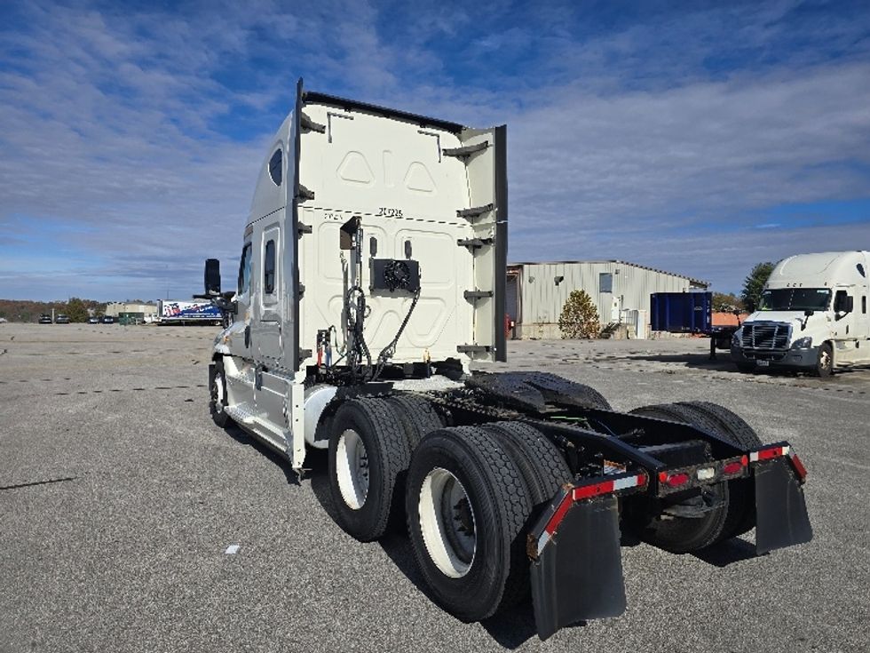 Sleeper Tractor-Heavy Duty Tractors-Freightliner-2019-Cascadia 12564ST-Cookeville-TN-586,745\n\t\tmiles-$ 46,750 - Image 5