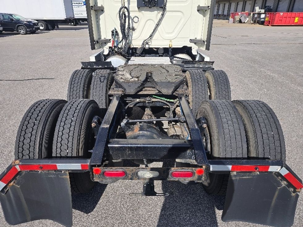 Sleeper Tractor-Heavy Duty Tractors-Freightliner-2019-Cascadia 12564ST-Cookeville-TN-586,745\n\t\tmiles-$ 46,750 - Image 6