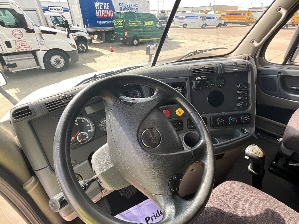 Sleeper Tractor-Heavy Duty Tractors-Freightliner-2019-Cascadia 12564ST-Dallas-TX-205,674\n\t\tmiles-$ 65,000 - Image 11