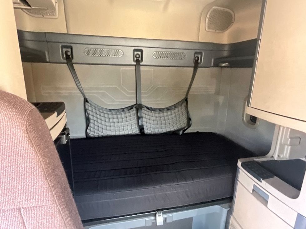 Sleeper Tractor-Heavy Duty Tractors-Freightliner-2019-Cascadia 12564ST-Dallas-TX-205,674\n\t\tmiles-$ 65,000 - Image 16
