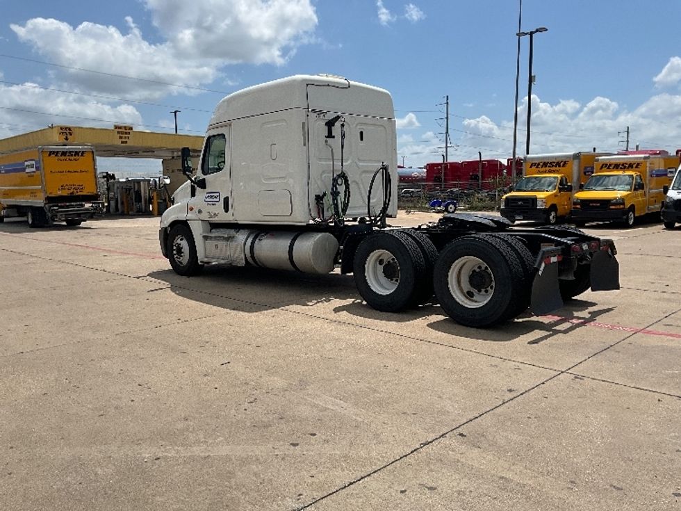 Sleeper Tractor-Heavy Duty Tractors-Freightliner-2019-Cascadia 12564ST-Dallas-TX-205,674\n\t\tmiles-$ 65,000 - Image 5