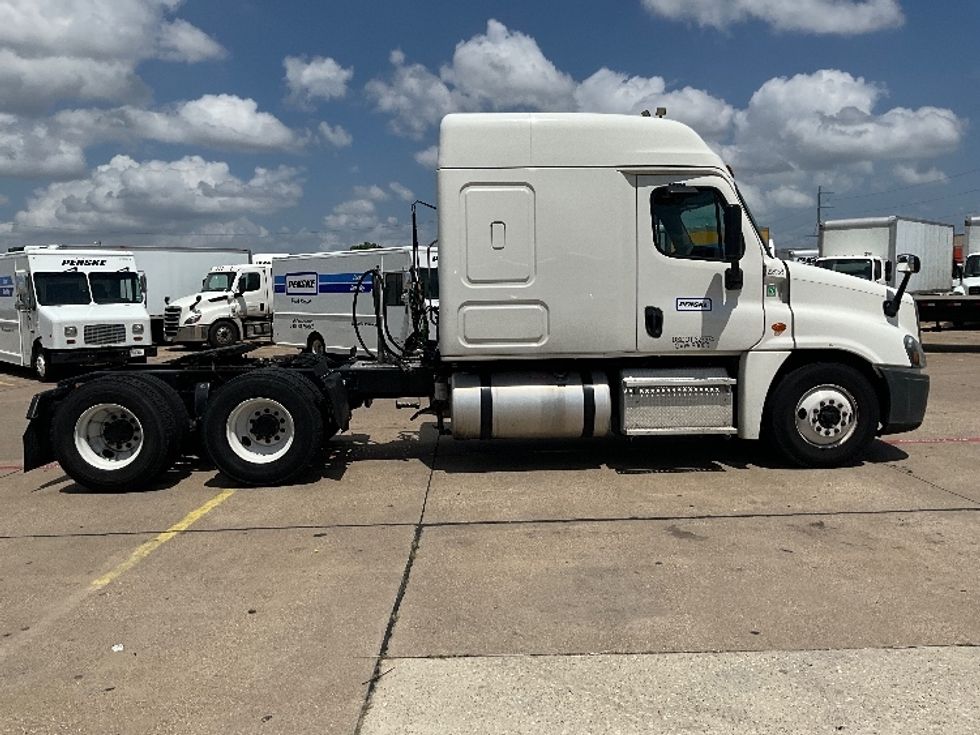 Sleeper Tractor-Heavy Duty Tractors-Freightliner-2019-Cascadia 12564ST-Dallas-TX-205,674\n\t\tmiles-$ 65,000 - Image 8