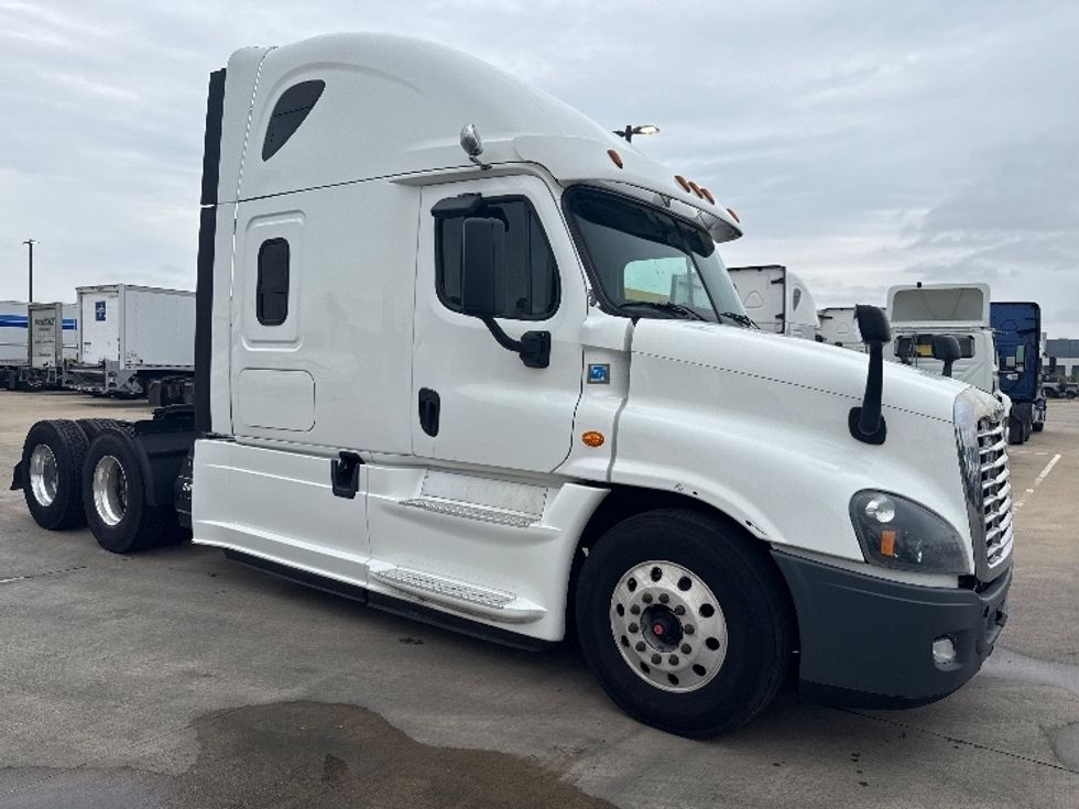 Sleeper Tractor-Heavy Duty Tractors-Freightliner-2019-Cascadia 12564ST-Dallas-TX-570,331\n\t\tmiles-$ 52,000 - Image 1