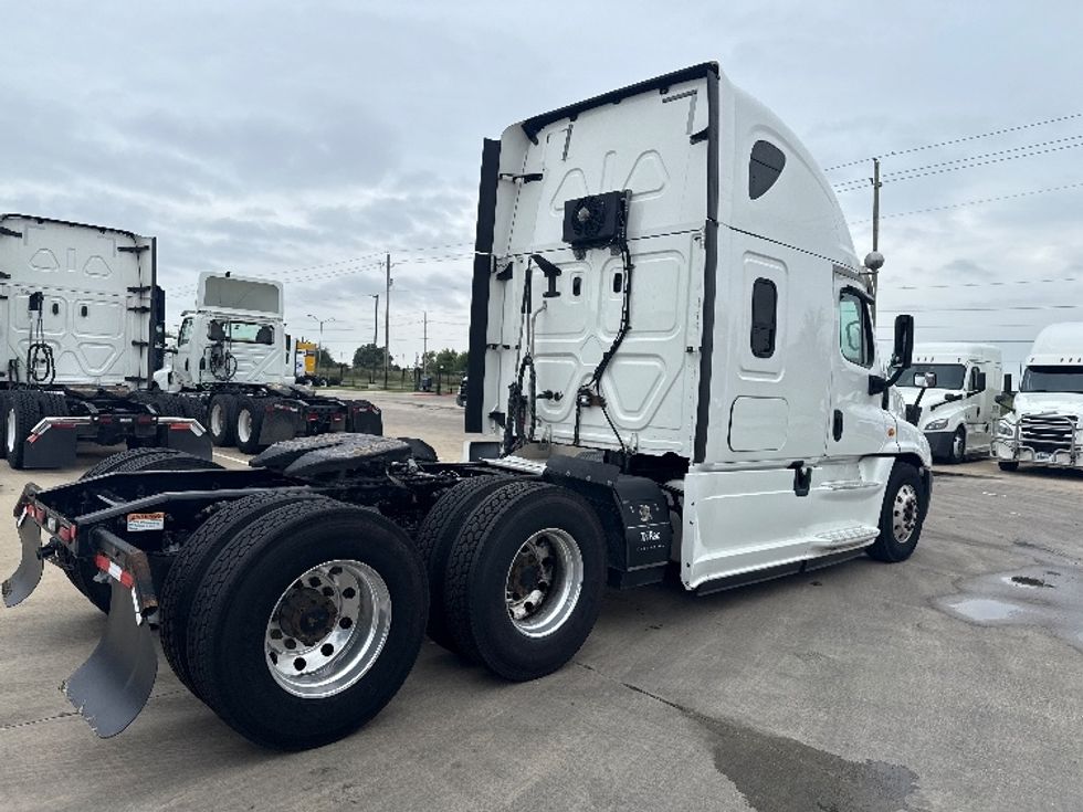 Sleeper Tractor-Heavy Duty Tractors-Freightliner-2019-Cascadia 12564ST-Dallas-TX-570,331\n\t\tmiles-$ 52,000 - Image 7