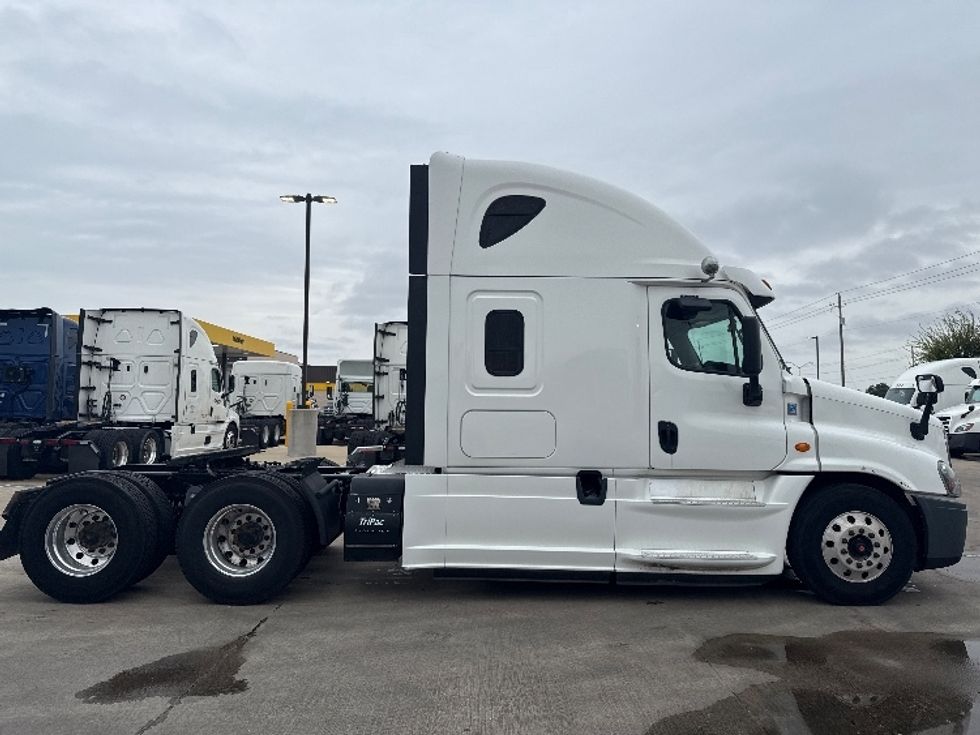 Sleeper Tractor-Heavy Duty Tractors-Freightliner-2019-Cascadia 12564ST-Dallas-TX-570,331\n\t\tmiles-$ 52,000 - Image 8