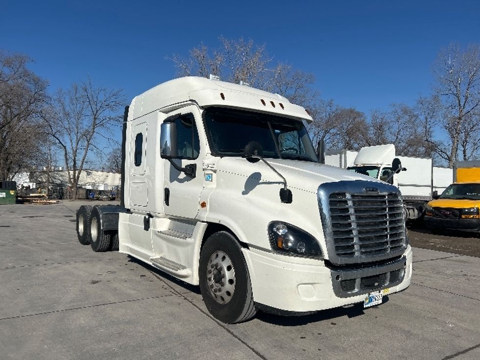 Sleeper Tractor-Heavy Duty Tractors-Freightliner-2019-Cascadia 12564ST-Des Moines-IA-404,135\n\t\tmiles-$ 50,000 - Image 1