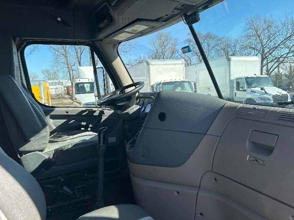 Sleeper Tractor-Heavy Duty Tractors-Freightliner-2019-Cascadia 12564ST-Des Moines-IA-404,135\n\t\tmiles-$ 50,000 - Image 15